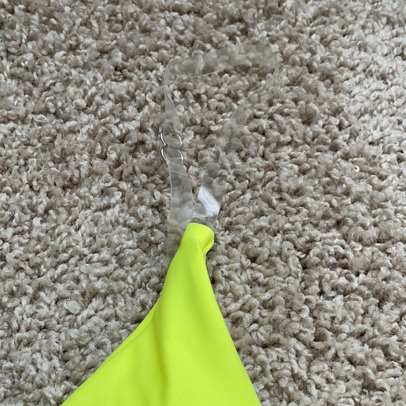 Bikini - Picture 7 of 10